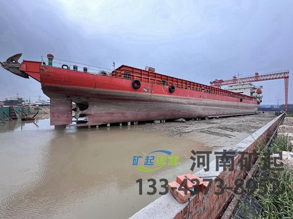 山東煙臺造船門式起重機(jī)廠家造船門式起重機(jī)快速吊運(yùn)